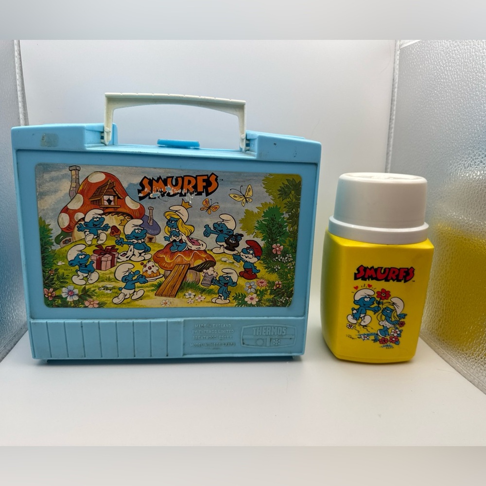 Vintage Smurfs Thermos Brand Blue Plastic Lunch Box With Yellow Thermos.